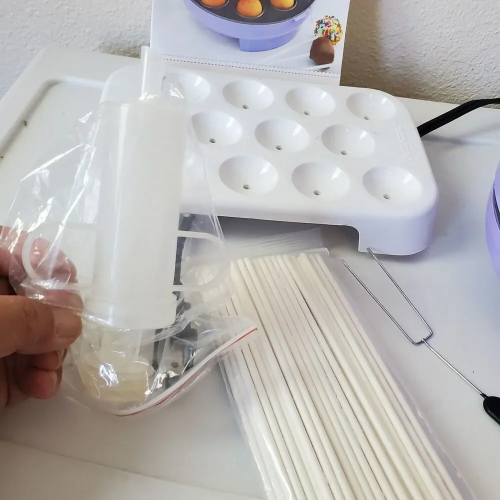 Babycakes‎ Cake Pop Maker #CP-94LV, Stand, Filling Injector, Fork, Pop Sticks
